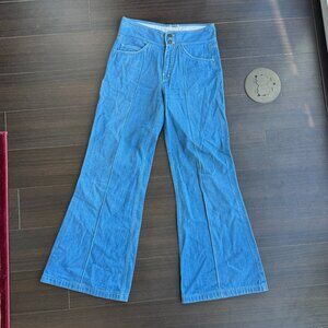 Rare Vintage 1970s Levi’s High-Waisted Bell Bottom Jeans – 70s Flare Denim